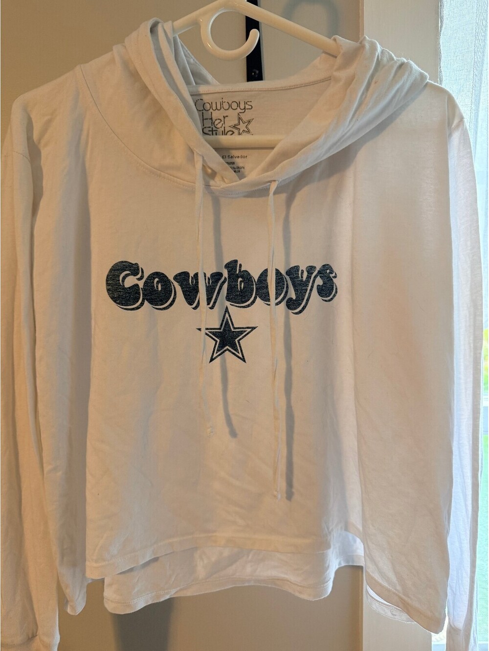 Cowboys crop hoodie sz M